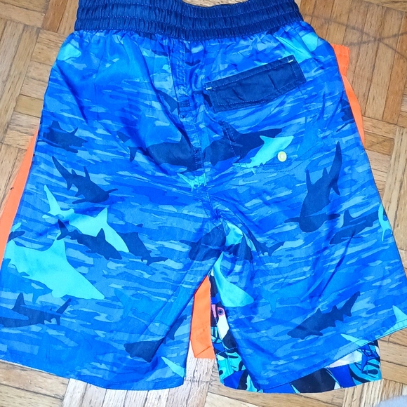 Swim trunks, sz m - Picture 2 of 2